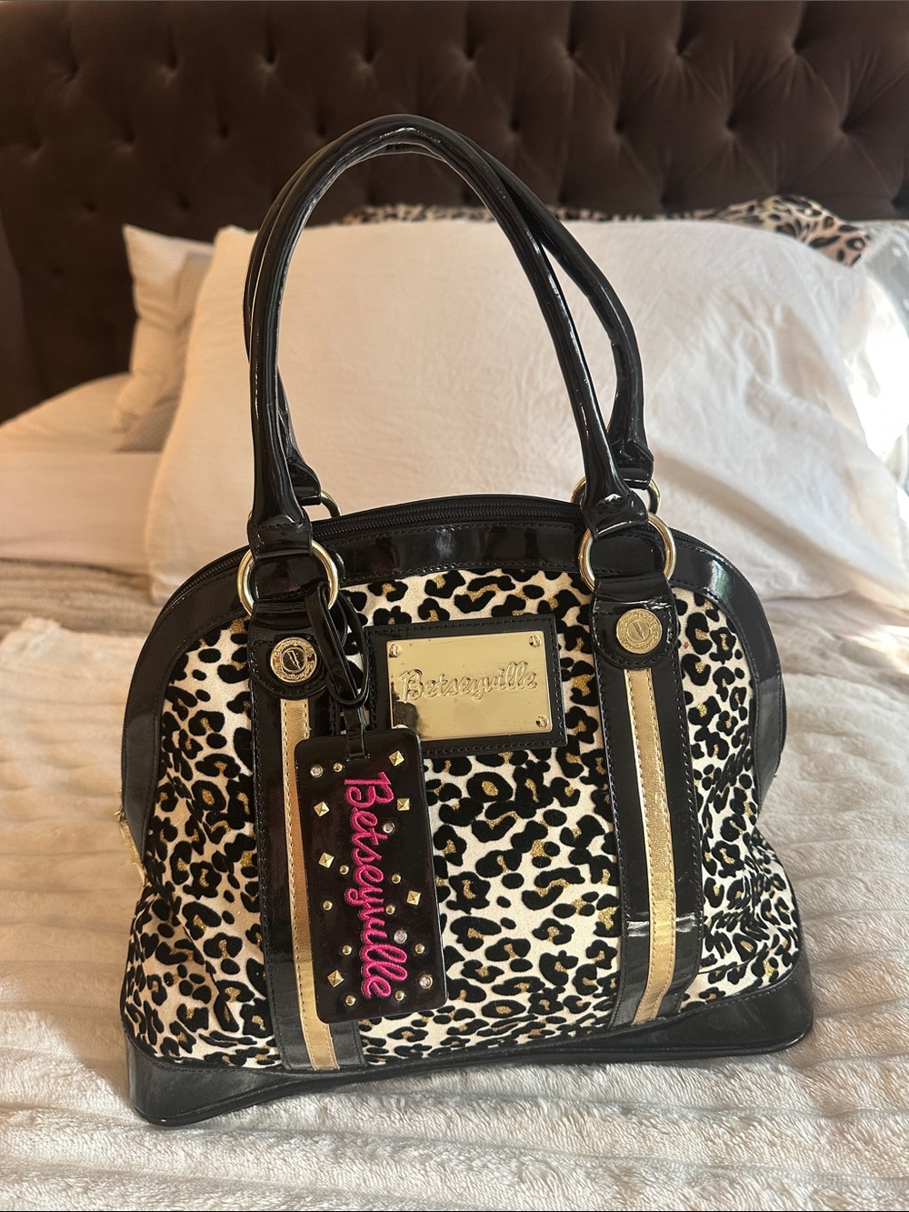 NEW Betseyville Vintage Inspired Animal print gold purse bag